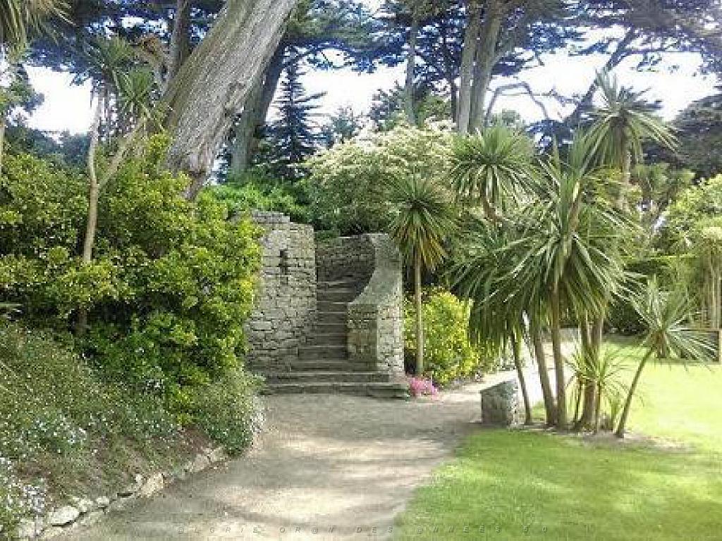 130 Ile de Batz Jardin Georges Delaselle_000046.jpg